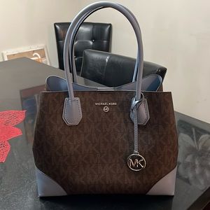 MK CENTER ZIP TOTE